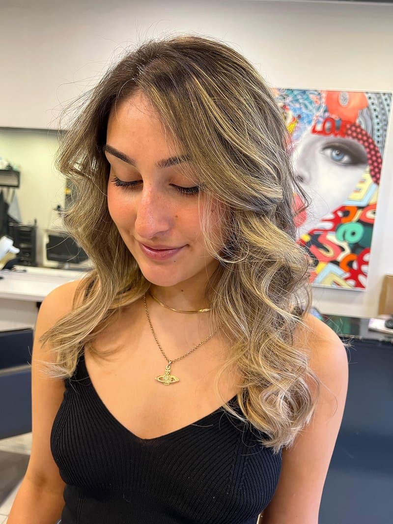 Bronde balayage with soft waves